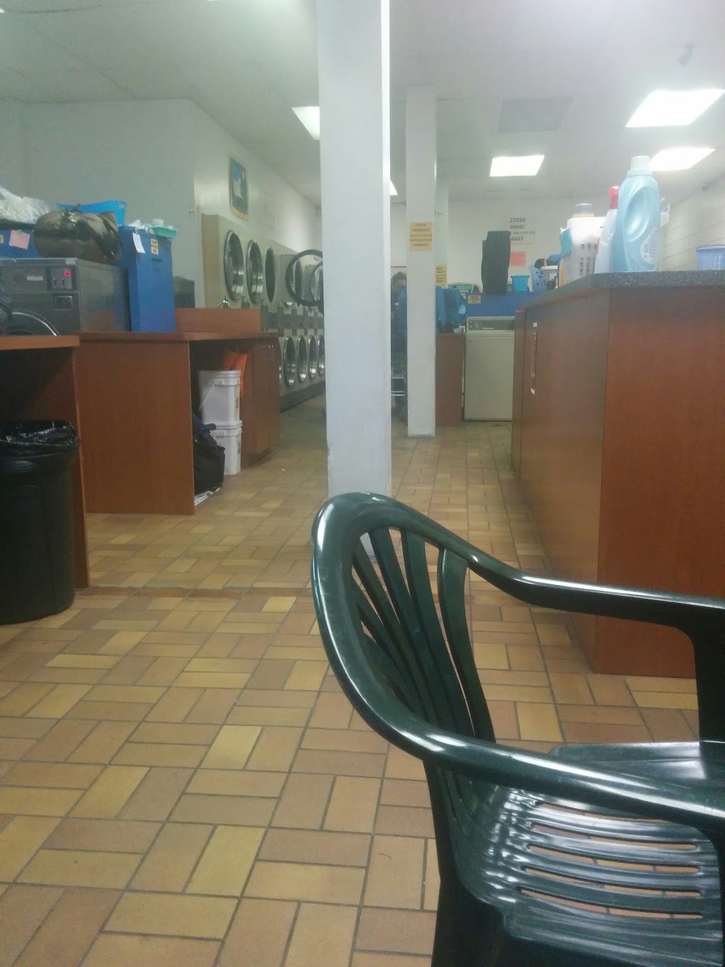 Marpole Laundromat | 8662 Granville St, Vancouver, BC V6P 5A1, Canada | Phone: (604) 263-8778