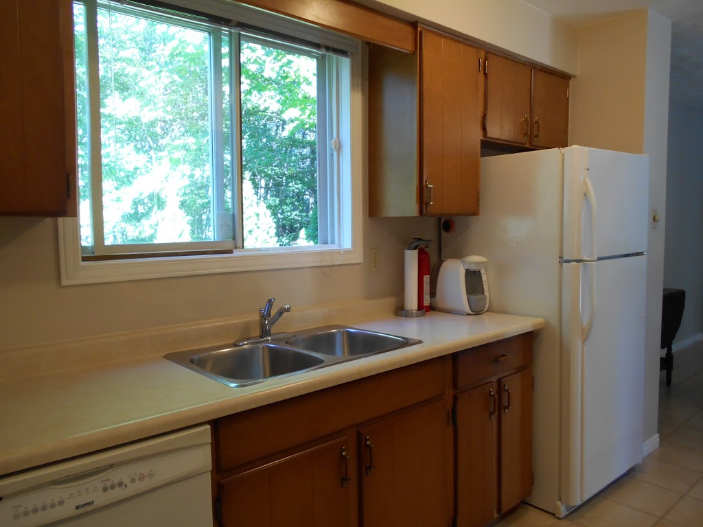 Modern Lake House | 210 Bay St, Southampton, ON N0H 2L0, Canada | Phone: (519) 832-2444