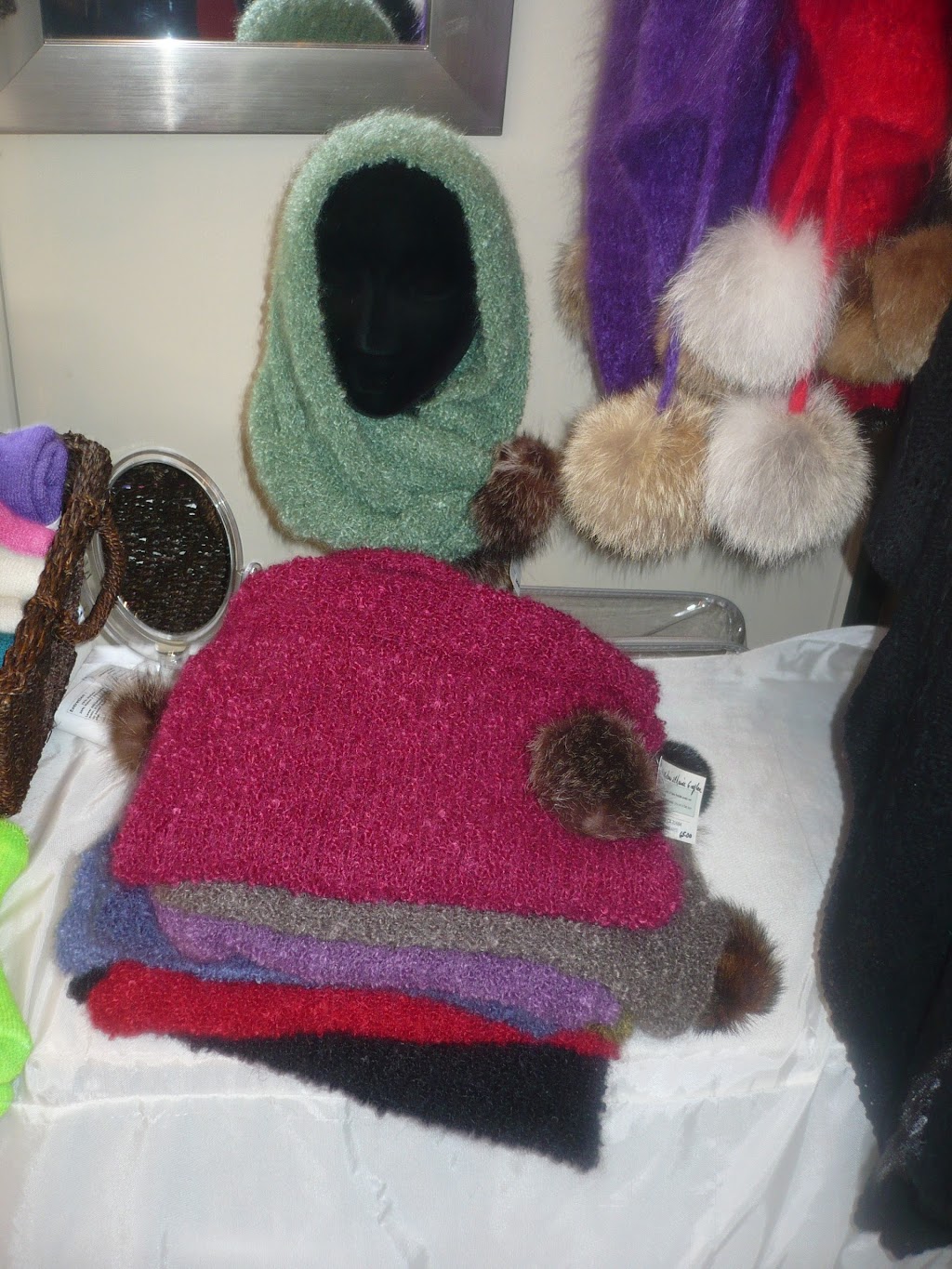 La Boutique de Tricot Frizou | 16 Rue Gabriel Lalemant, Québec, QC G2A 2W8, Canada | Phone: (418) 842-2651