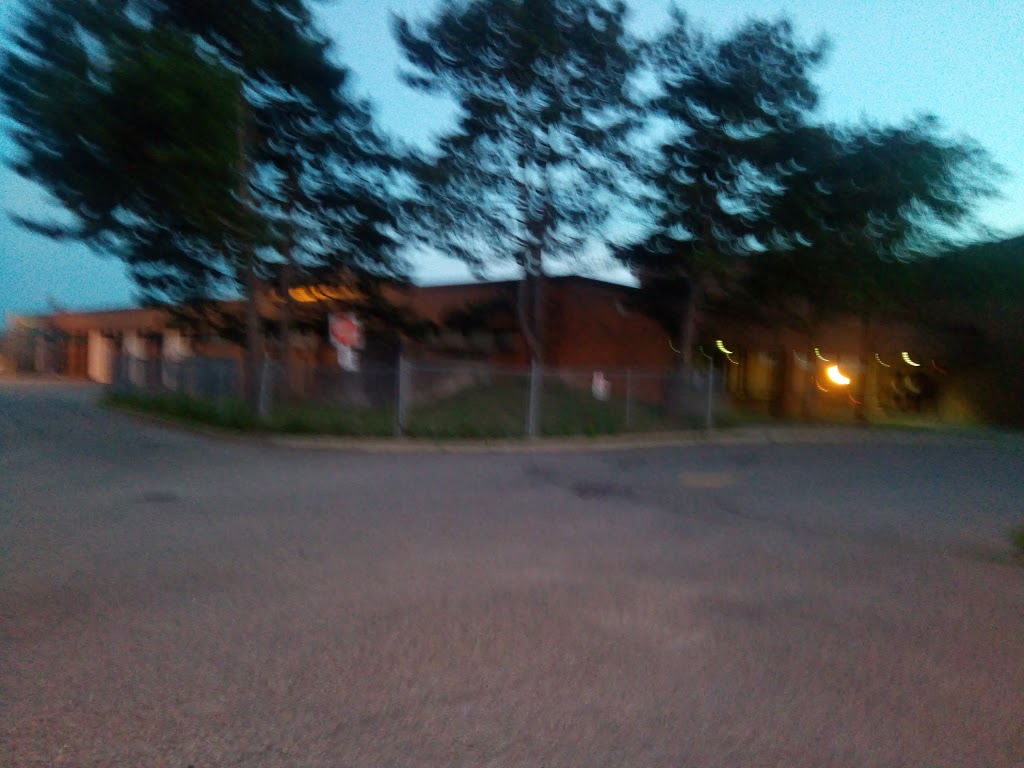 Aurora High School | 155 Wellington St W, Aurora, ON L4G 2P4, Canada | Phone: (905) 727-3107