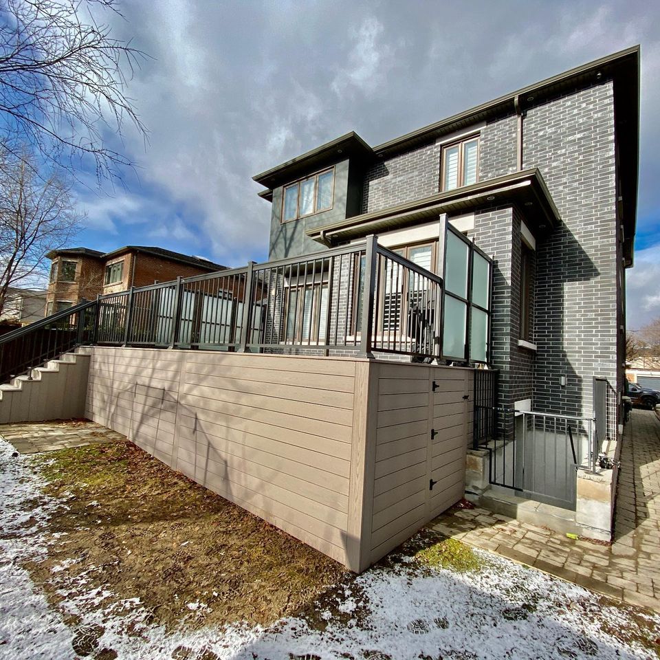 Royal Innovation Deck Builder | 411 Confederation Pkwy, Concord, ON L4K 0A8, Canada | Phone: (647) 499-6614