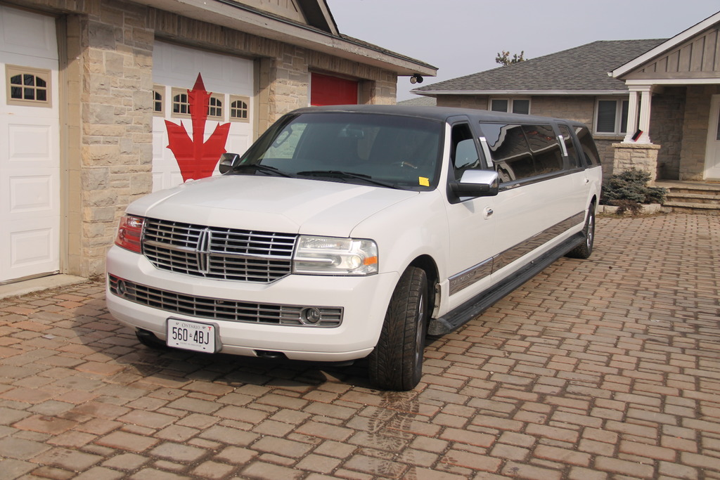 LimoGuy | 13605 Hurontario St, Inglewood, ON L7C 2C9, Canada | Phone: (647) 716-5466