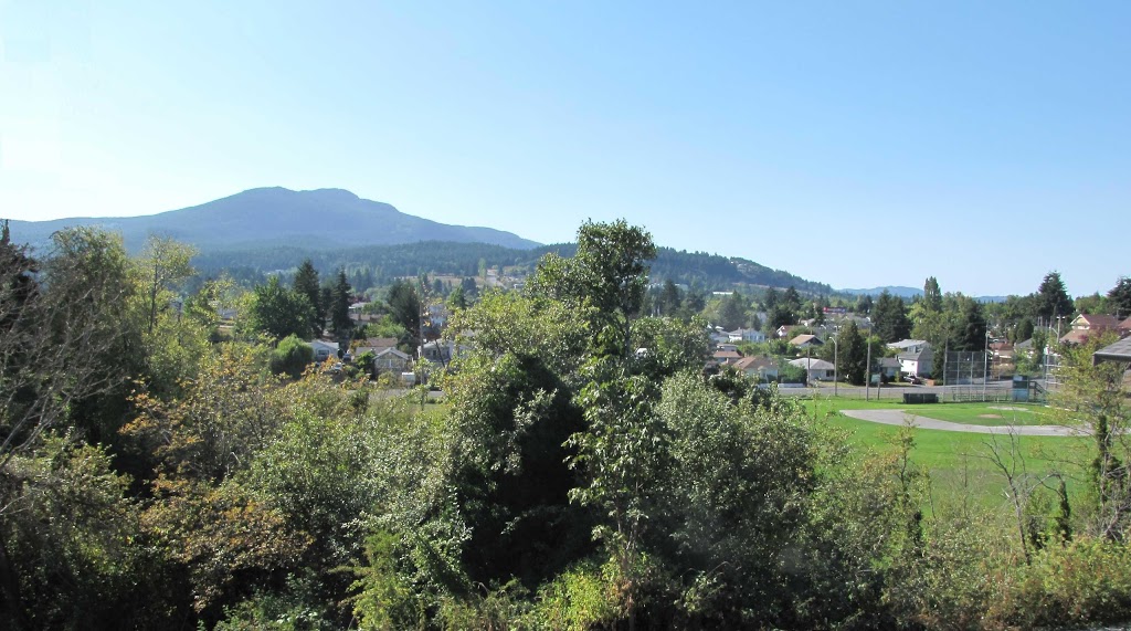 Robins Park | 617 Park Ave, Nanaimo, BC V9R 4H5, Canada | Phone: (250) 754-4251