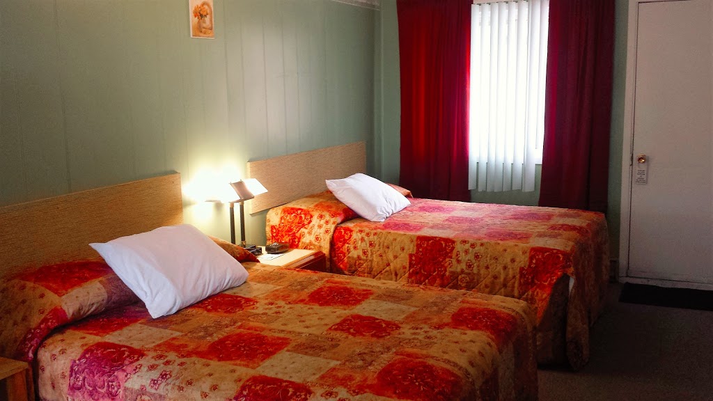 Motel Deblois | 9640 Boulevard Sainte-Anne, Sainte-Anne-de-Beaupré, QC G0A 3C0, Canada | Phone: (418) 827-3693