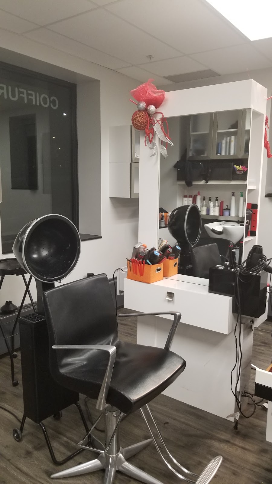 Les Bigoudis Coiffure Avant-Garde Esthétique | 1220 Rue des Soeurs-du-Bon-Pasteur suite 200, Québec, QC G1S 0B1, Canada | Phone: (418) 914-1495