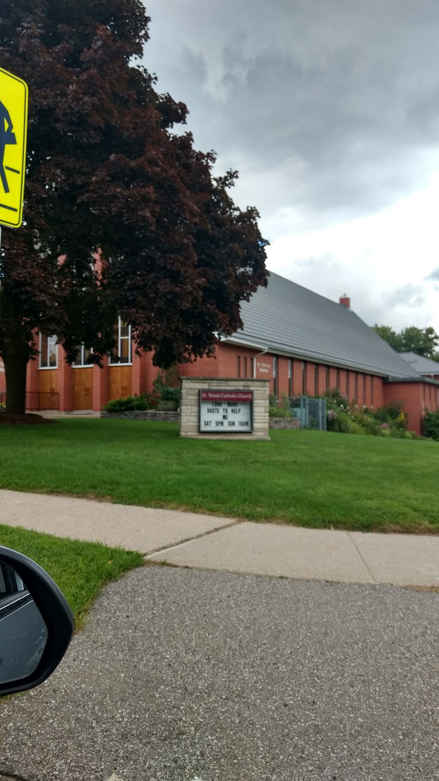 St. Teresas Catholic Church | 44 Leonard St, Kitchener, ON N2H 6C8, Canada | Phone: (519) 743-4525