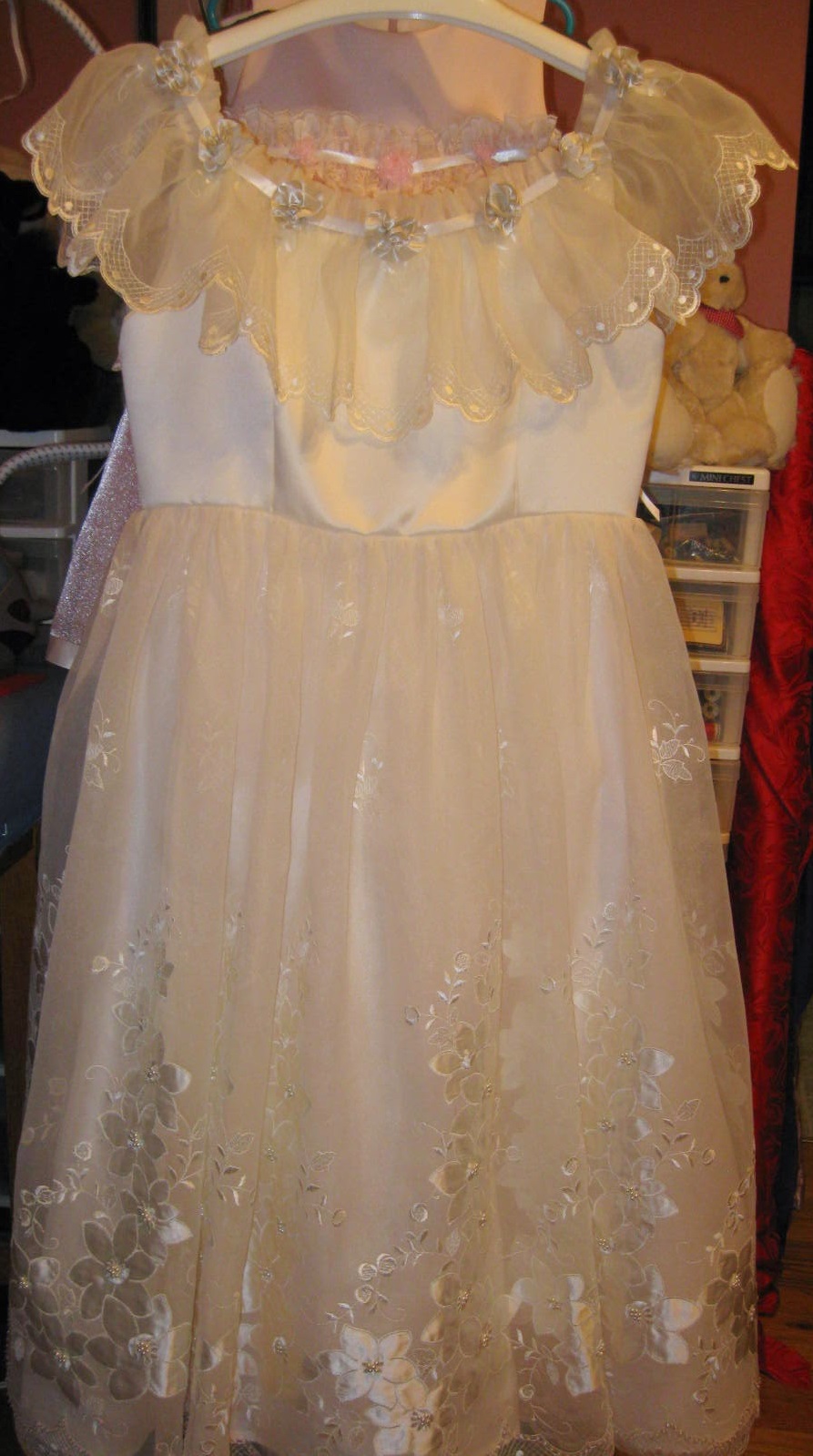 The Crafty Tailor | 52 Conception Bay Hwy, Holyrood, NL A0A 2R0, Canada | Phone: (709) 231-2552