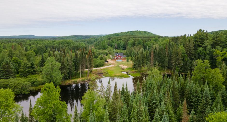 Reine Des Dunes Chalet | 193 Chem. des Dunes, Rivière-Rouge, QC J0T 1T0, Canada | Phone: (514) 348-6777