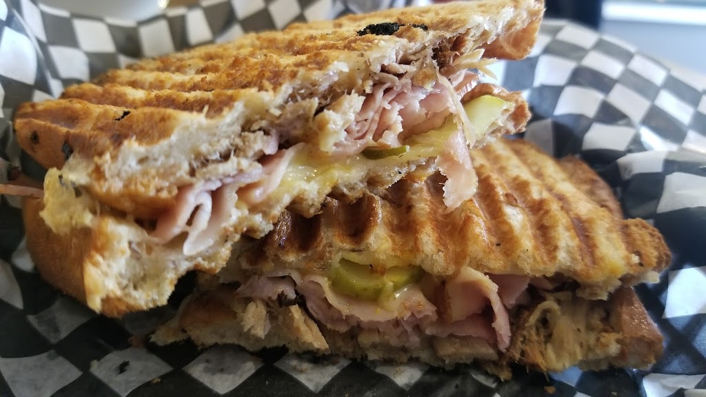 Kings Deli Market & Eatery | 725 Main St, Winkler, MB R6W 4B3, Canada | Phone: (204) 384-0808