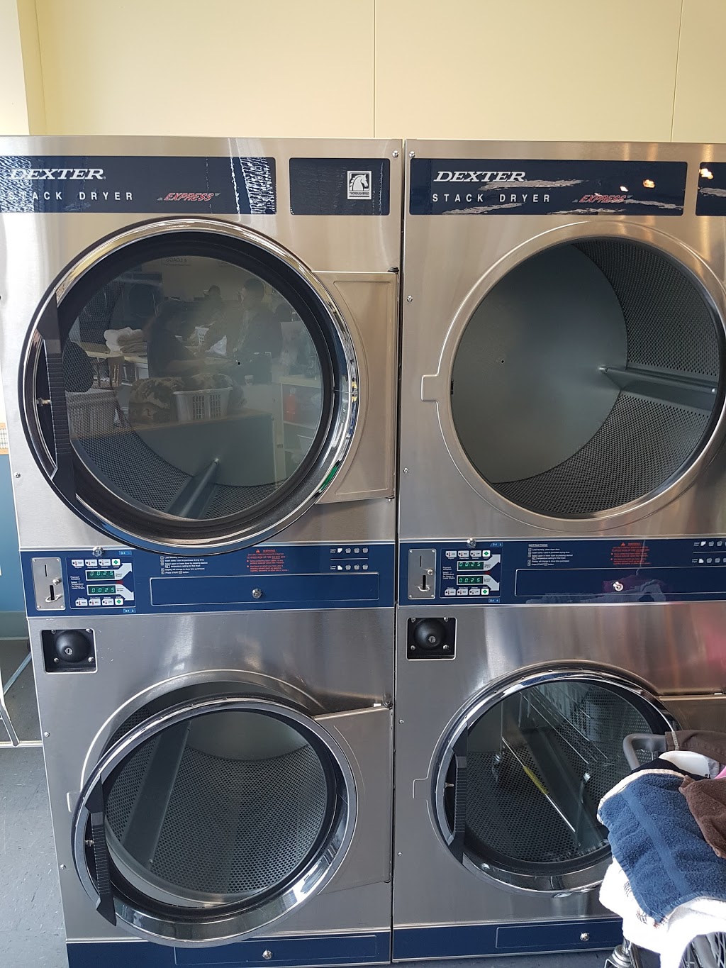 Scrubbys Laundromat | 50 Burnside Rd W, Victoria, BC V9A 1B5, Canada | Phone: (250) 389-1626