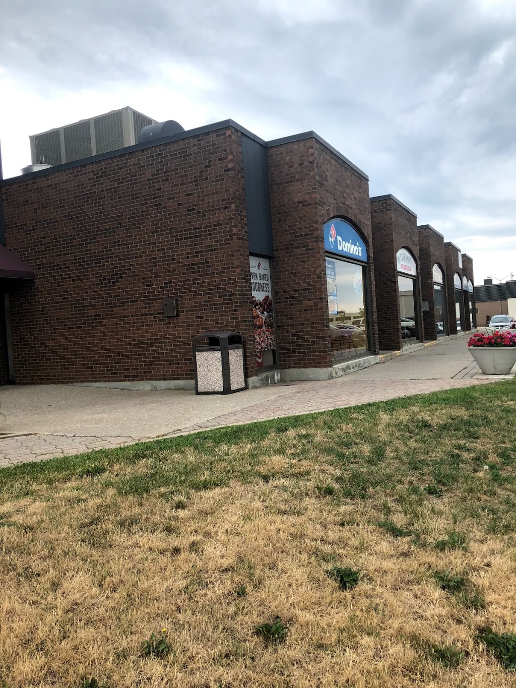 Dominos | 324 Guelph St Unit 10, Georgetown, ON L7G 4B5, Canada | Phone: (905) 702-8800
