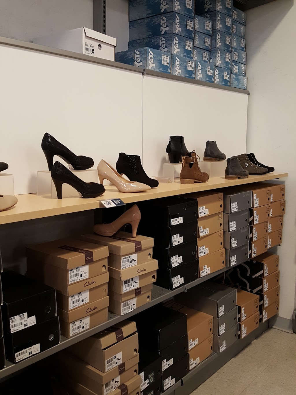 Globo Chaussures | 401 Boul Labelle A-19, Rosemère, QC J7A 3T2, Canada | Phone: (450) 437-3804
