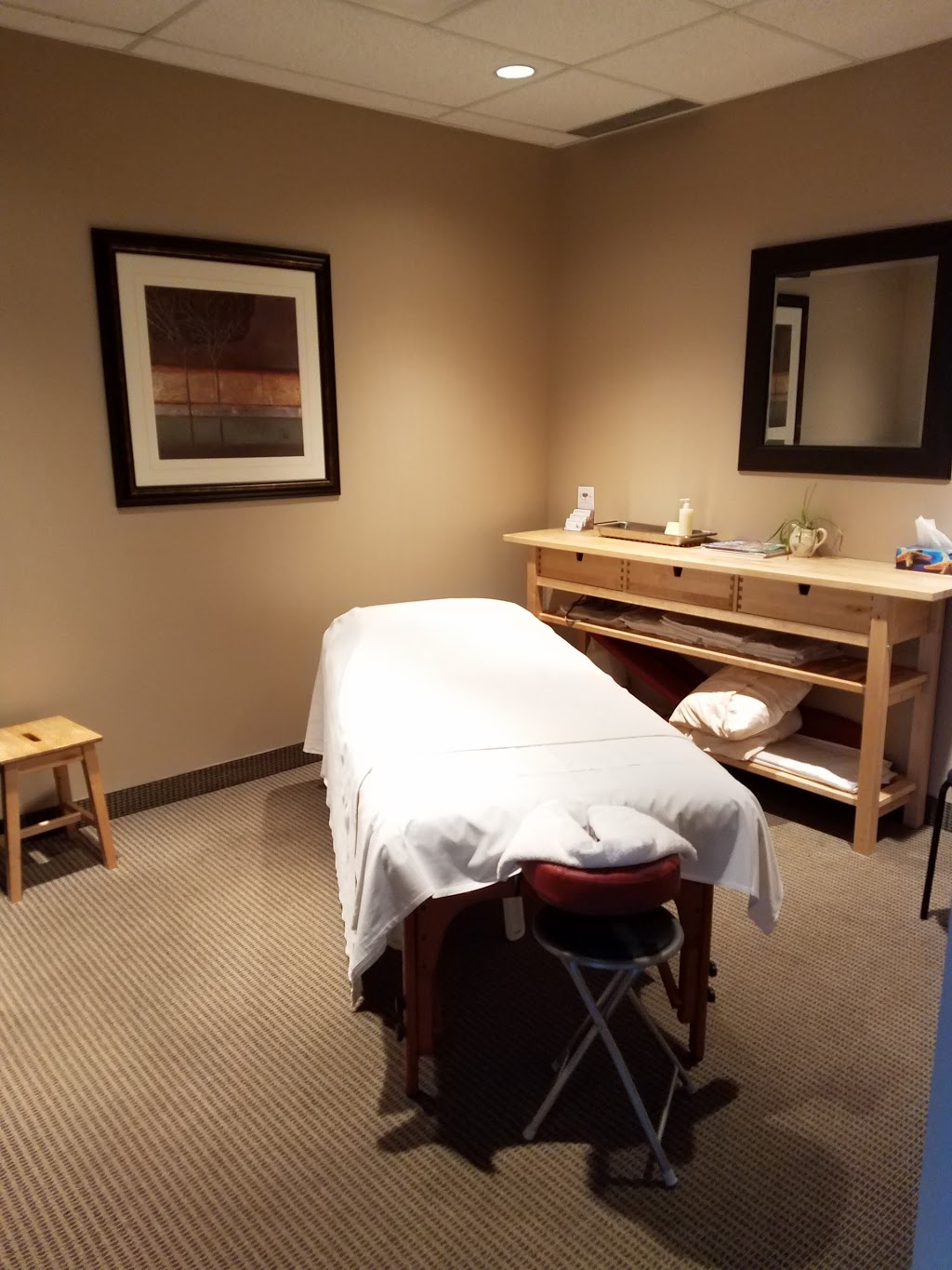 Eglinton Chiropractic and Massage Centre | 5555 Eglinton Ave W #201, Etobicoke, ON M9C 5M1, Canada | Phone: (416) 640-1630