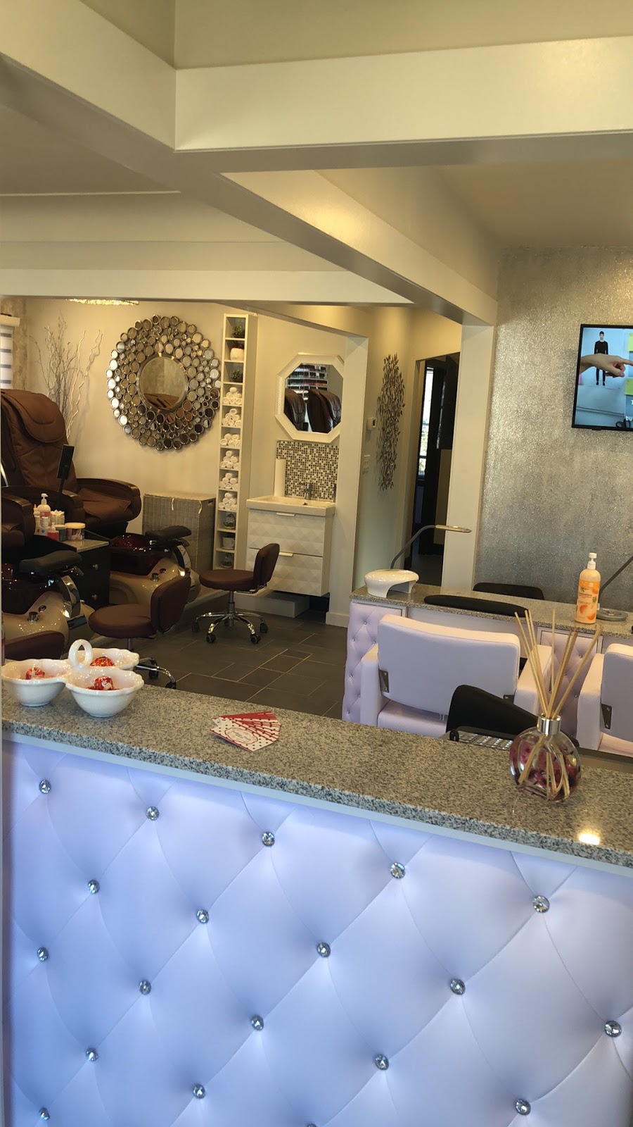 Fashion Nails Salon & Spa | 783 Brant St, Burlington, ON L7R 2J2, Canada | Phone: (905) 632-0220