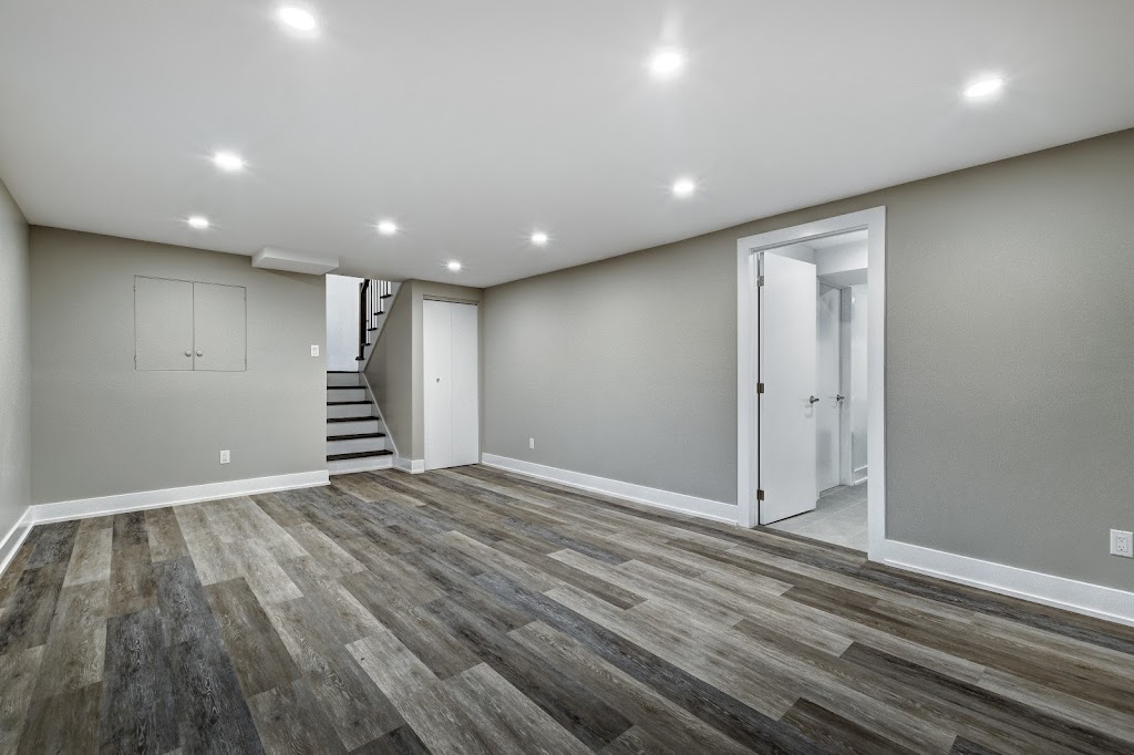 In and Out Painters | 39 Parkcrest Dr, Scarborough, ON M1M 3S5, Canada | Phone: (437) 218-9400