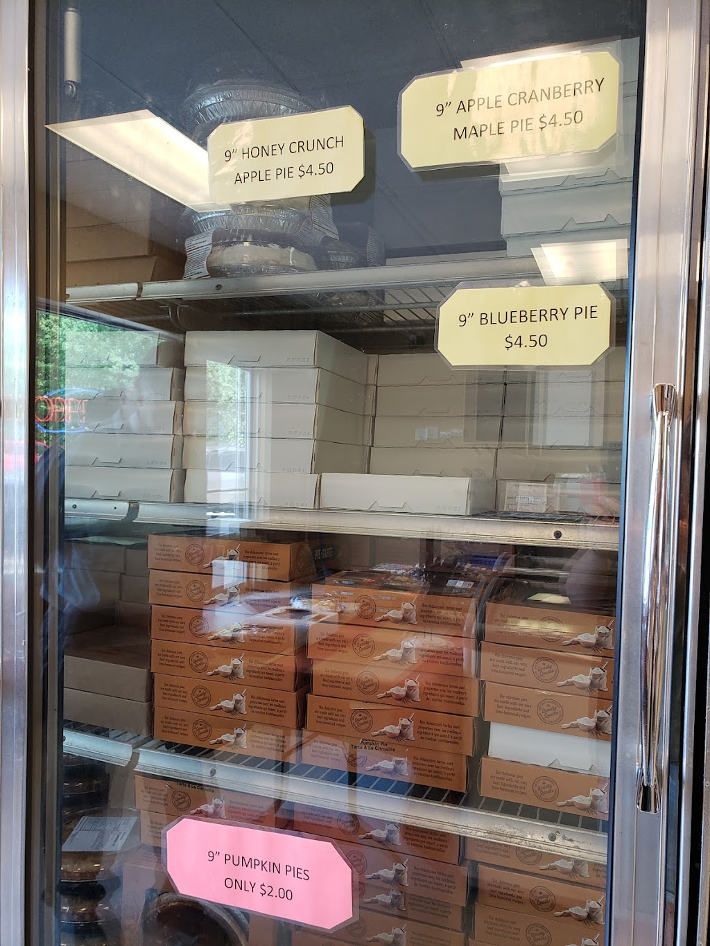 Apple Valley Pies Plus Outlet | 185 Commercial St, Berwick, NS B0P 1E0, Canada | Phone: (902) 538-5731