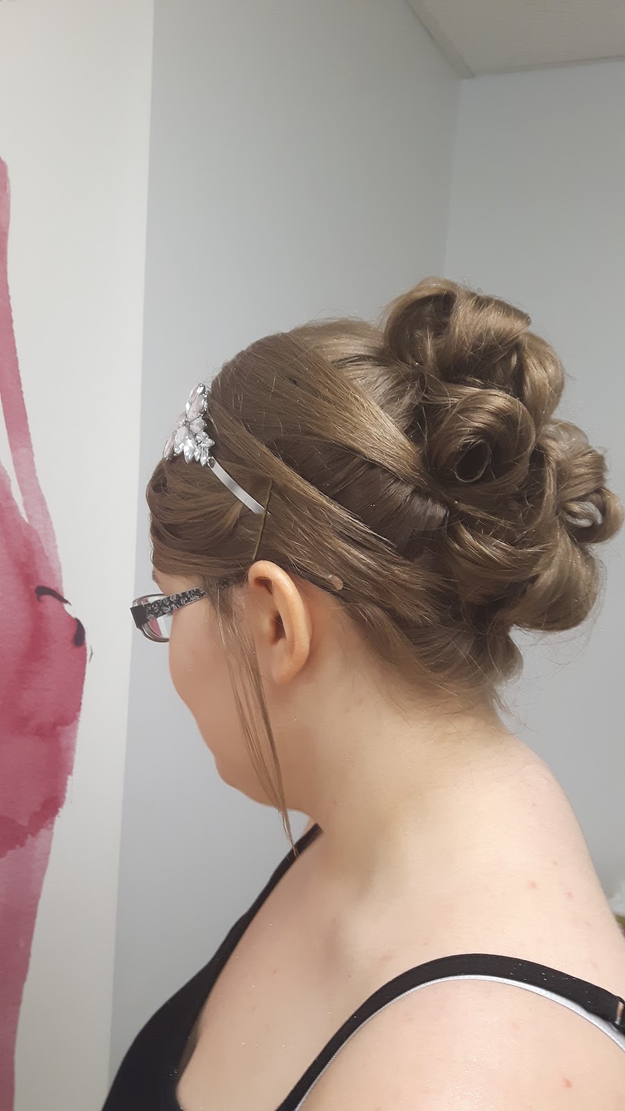Camelot Hair Design | 537 Mary St, Woodstock, ON N4S 4S8, Canada | Phone: (519) 320-1117