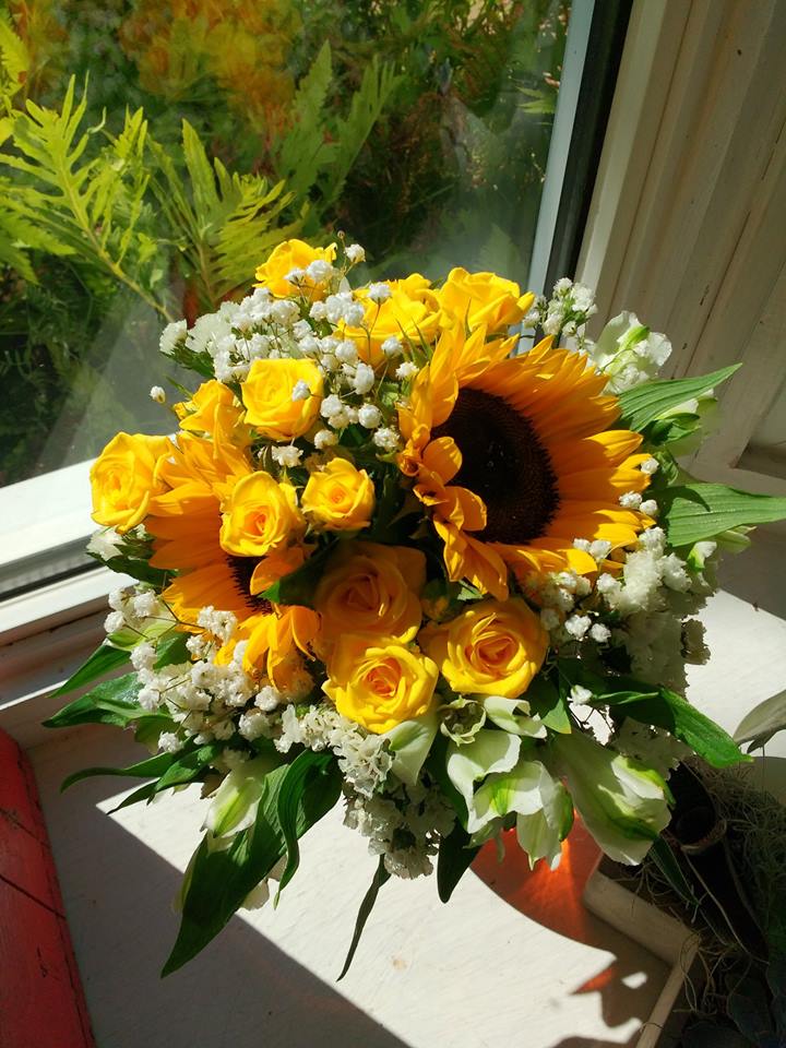 Flowers By Ann, Personally Yours | 66 Hamilton Plank Rd, Port Dover, ON N0A 1N7, Canada | Phone: (519) 583-0973