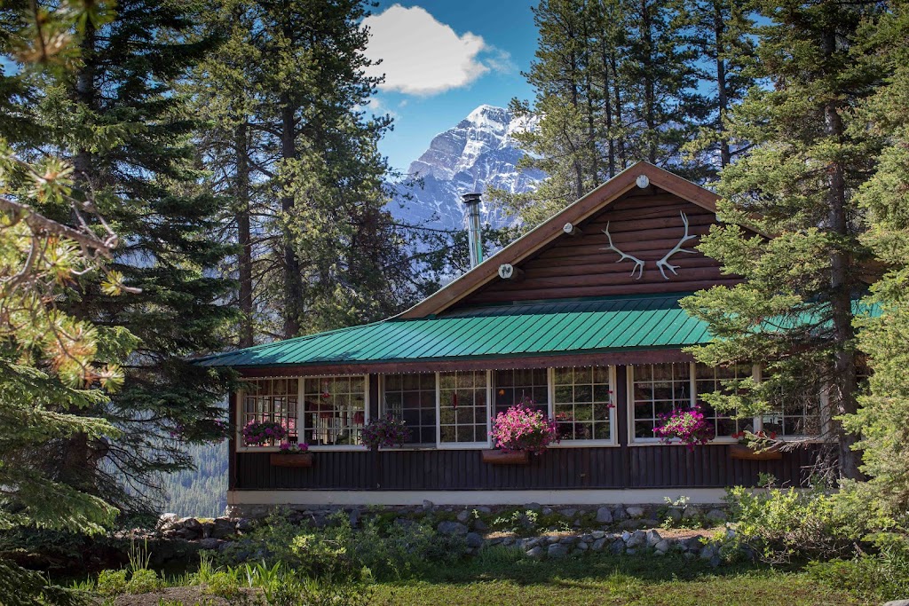 Storm Mountain Lodge & Cabins | Highway 93 South, Banff National Park Of Canada, Improvement District No. 9, AB T1L 1C8, Canada | Phone: (403) 762-4155