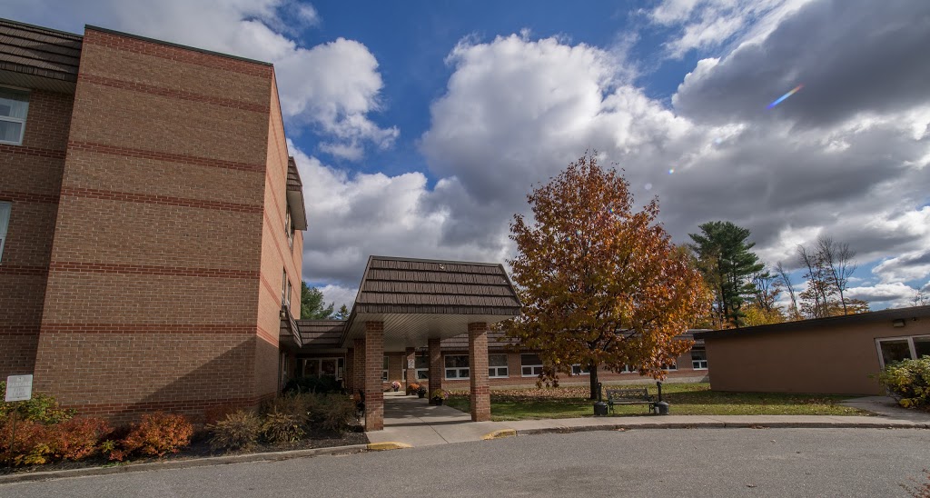 Muskoka Shores Care Community | 200 Kelly Dr, Gravenhurst, ON P1P 1P3, Canada | Phone: (705) 687-3444