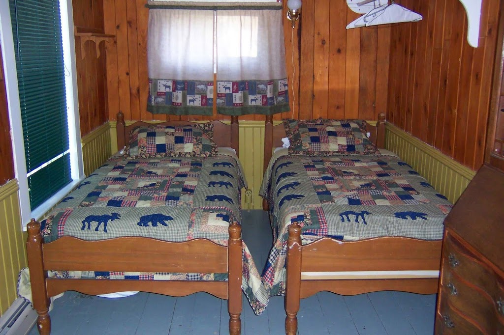 Hale Seymour Lake Lodge | 28 Valley Rd, Morgan, VT 05853, USA | Phone: (802) 895-2563
