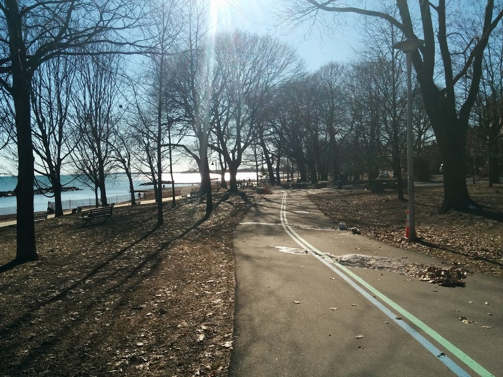 Balmy Beach Park | 2 Silver Birch Ave, Toronto, ON M4E 3K9, Canada | Phone: (416) 338-4386