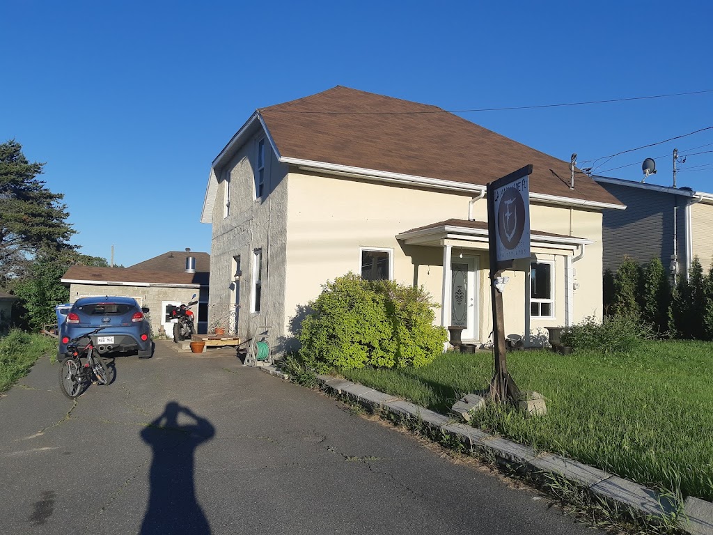 La Maison De Fu | 228 1re Av N, Lac-Saint-Jean-Est, QC G0W 2V0, Canada | Phone: (418) 719-6985