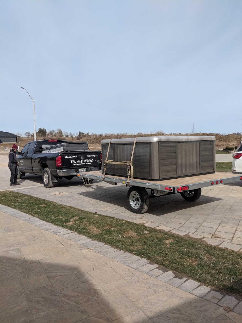 LR MOVING & DELIVERIES | 1357 Ernest Ave, London, ON N6E 2B4, Canada | Phone: (519) 619-6917