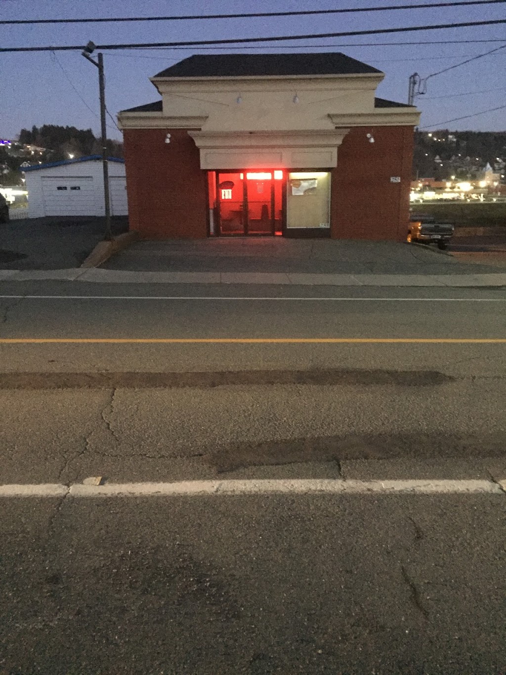 Restaurant Doddly Pizza | 251 Avenue Lambert, Beauceville, QC G5X 1R8, Canada | Phone: (418) 774-3221