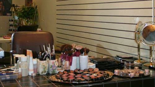 Véronique Coiffure Beauty and Spa Center | 472 Rue Main H, Hudson, QC J0P 1H0, Canada | Phone: (450) 458-1884