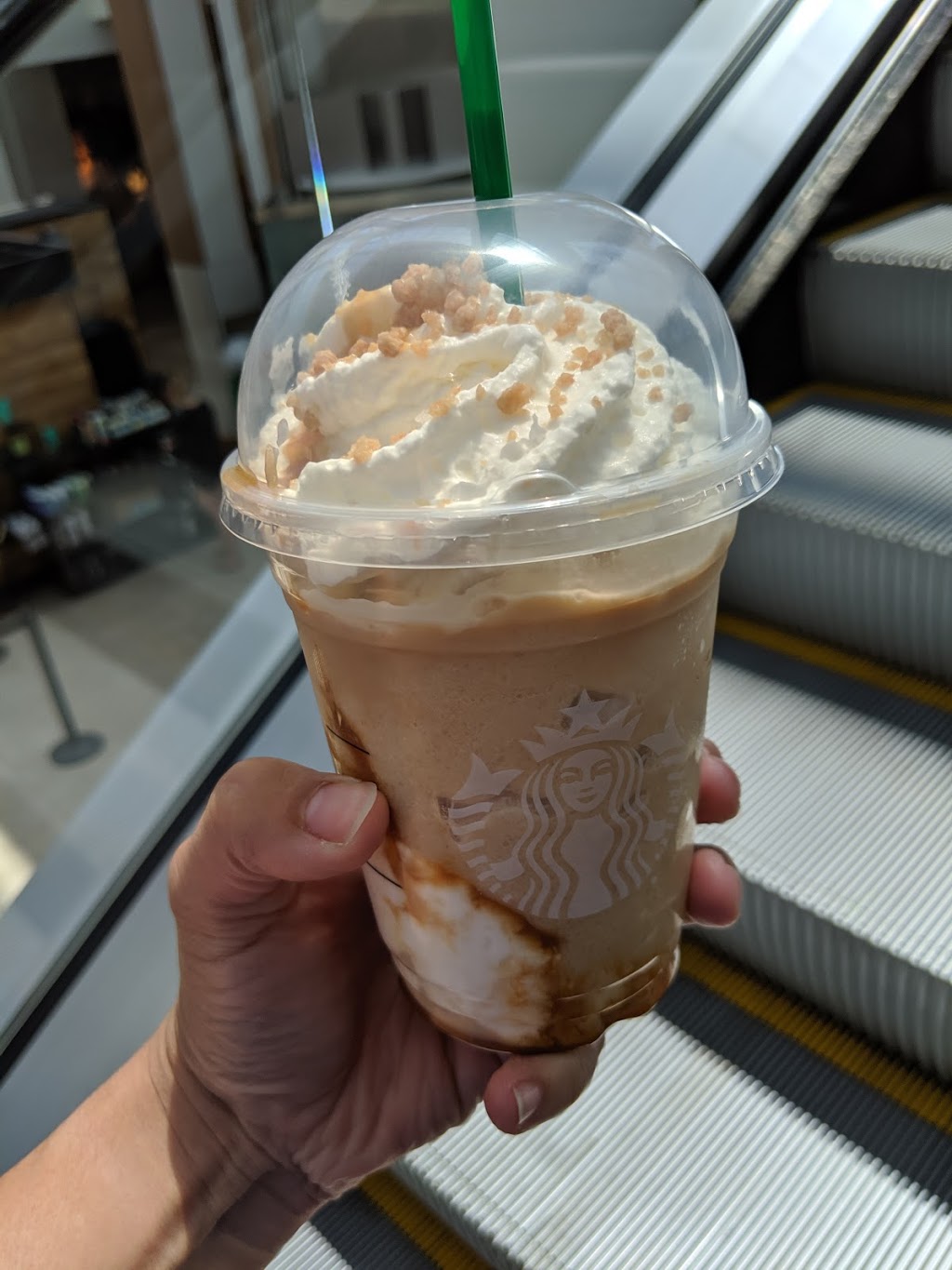 Starbucks | 240 Leighland Ave K101, Oakville, ON L6H 3H6, Canada | Phone: (365) 773-1008