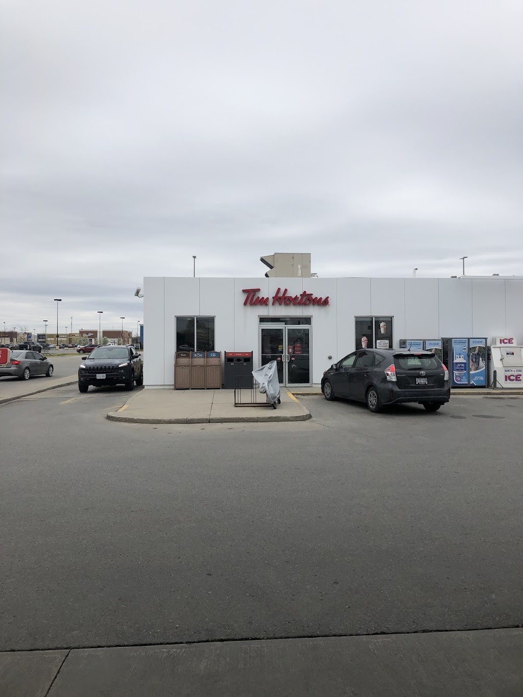 Tim Hortons | 1895 Hyde Park Rd, London, ON N6H 0A3, Canada | Phone: (519) 474-9772
