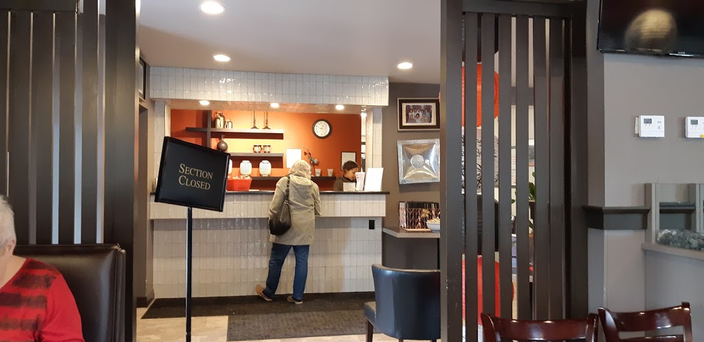 Hoys Of Simcoe Restaurant | 71 Queensway East, Simcoe, ON N3Y 4L8, Canada | Phone: (519) 426-1936