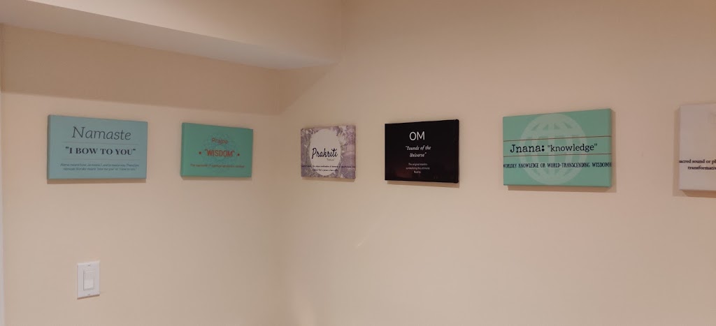 Anahata Heart Yoga Studio | 87 Donisi Ave, Thornhill, ON L4J 6W2, Canada | Phone: (647) 669-6317
