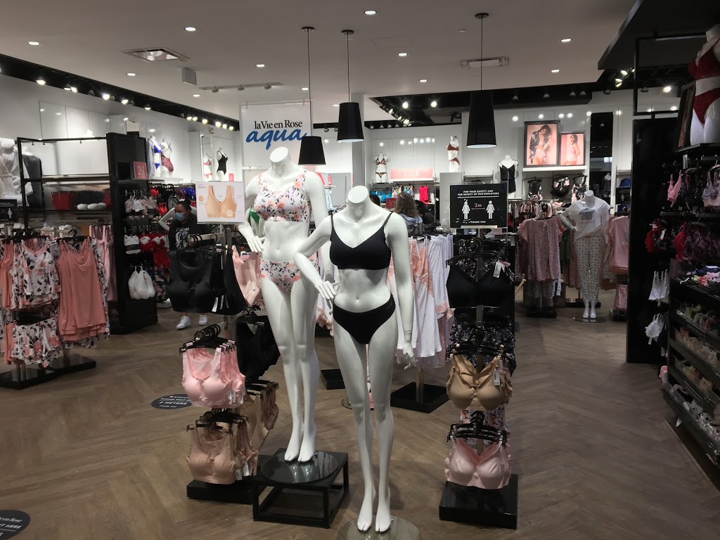 La Vie En Rose Guildford Town Centre | 10355 152 St Unit 2218, Surrey, BC V3R 7C1, Canada | Phone: (604) 583-6629