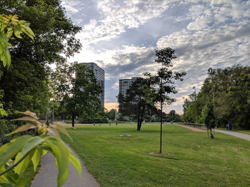 Tom Riley Park | 3216 Bloor St W, Etobicoke, ON M8X 1Z4, Canada | Phone: (416) 338-4386