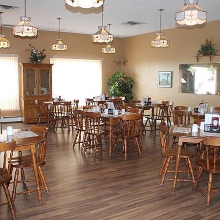 Travellers Inn Summerside | 80 All Weather Hwy, Summerside, PE C1N 4P3, Canada | Phone: (902) 436-9100