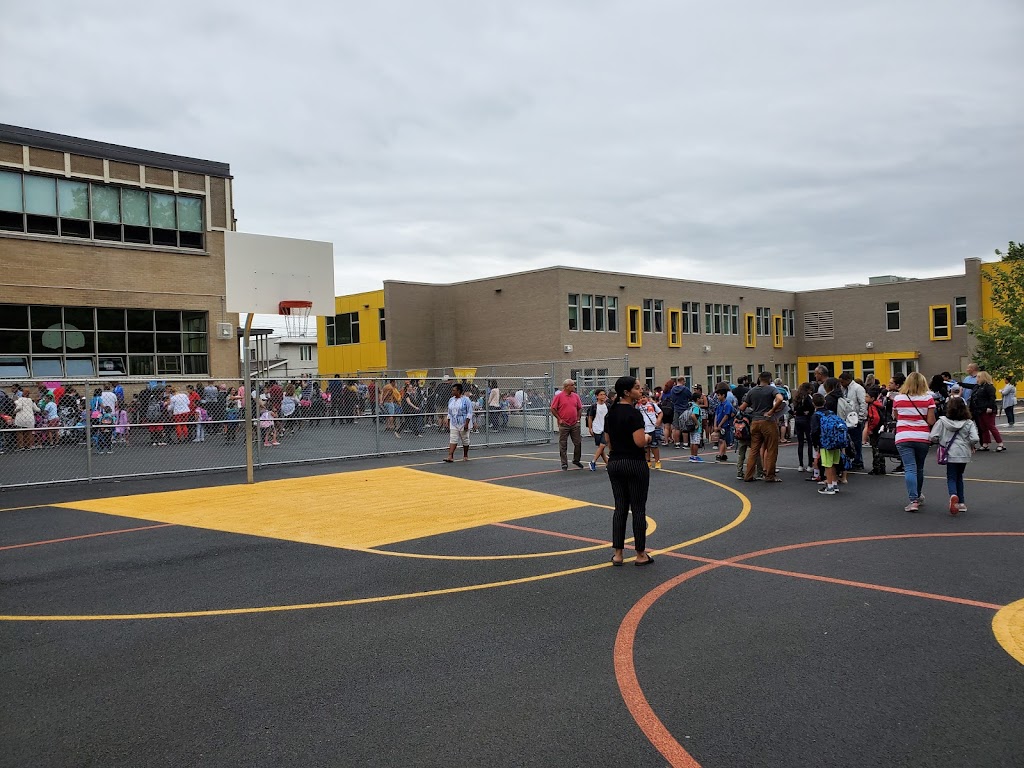 School François-De-Laval | 12050 Ave de Bois-de-Boulogne, Montreal, QC H3M 2X9, Canada | Phone: (514) 596-5540