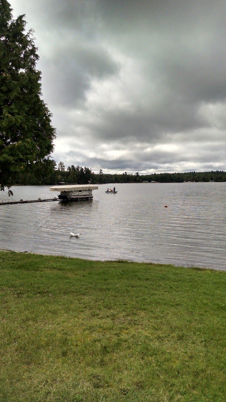 Lenich Resort-Vout | 1044 Lenich Ln, Plevna, ON K0H 2M0, Canada | Phone: (613) 479-2280