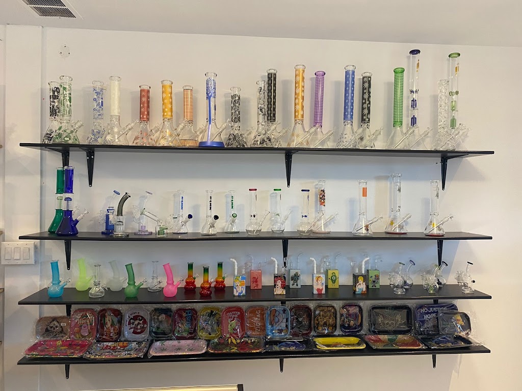 Trenton Cannabis | 255 Glen Miller Rd Unit 4, Trenton, ON K8V 0B3, Canada | Phone: (613) 392-6777
