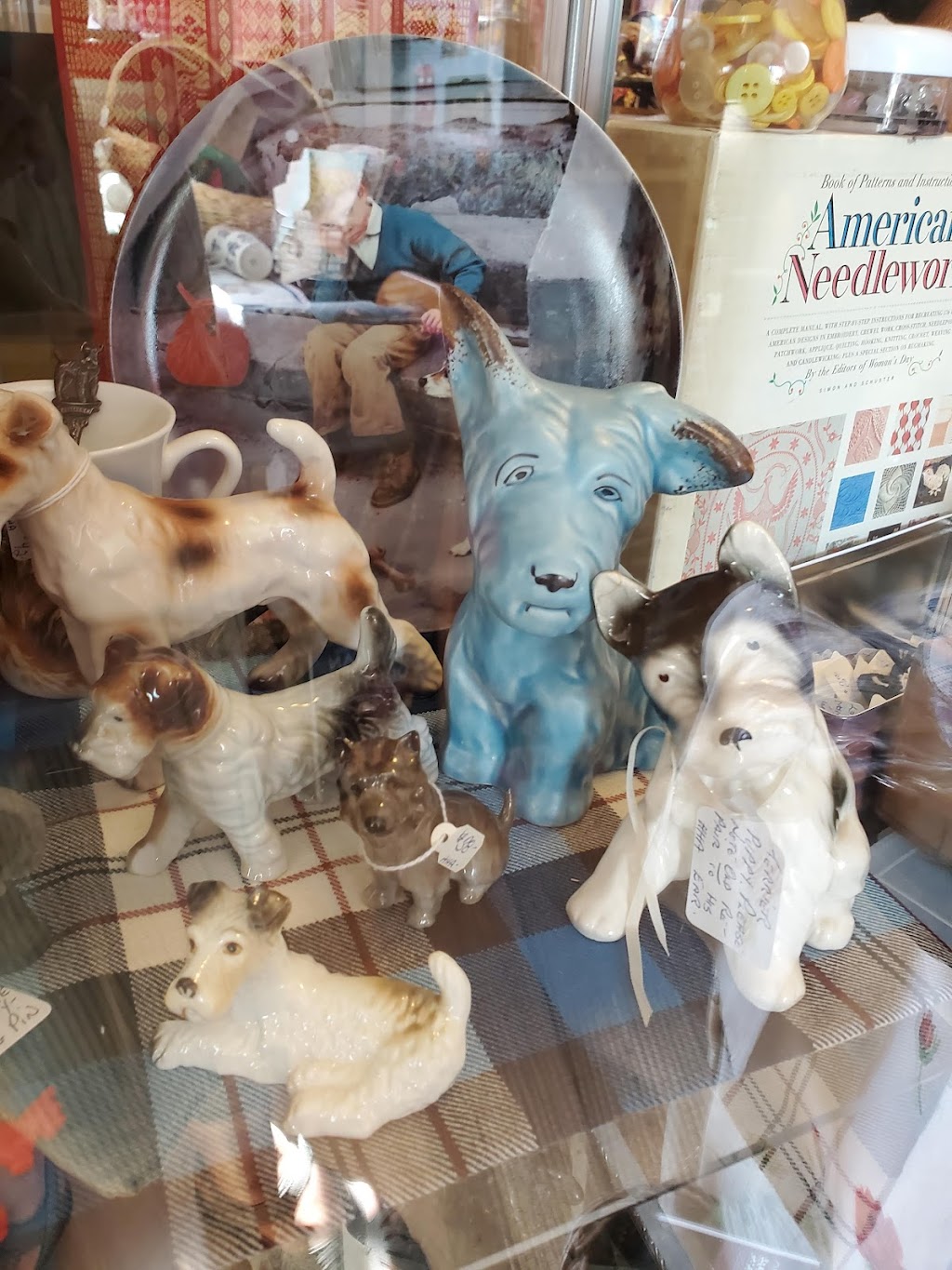 Holmehus Antiques | Range Road 282, Red Deer County, AB T0M 0J0, Canada | Phone: (403) 347-0516