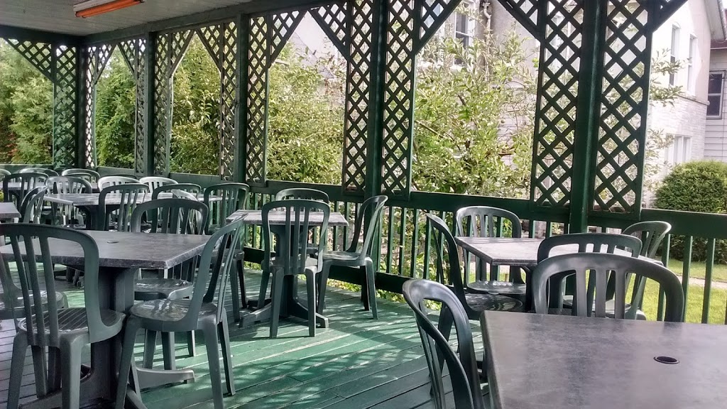 Quebec Pizzeria | 560 Rang Notre-Dame, Saint-Chrysostome, QC J0S 1R0, Canada | Phone: (450) 826-0763