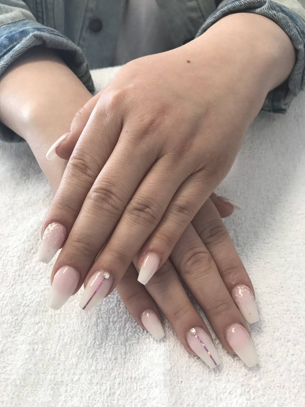 Chic Nails & Spa | 75 Goulet St, Winnipeg, MB R2H 0R5, Canada | Phone: (204) 777-2442