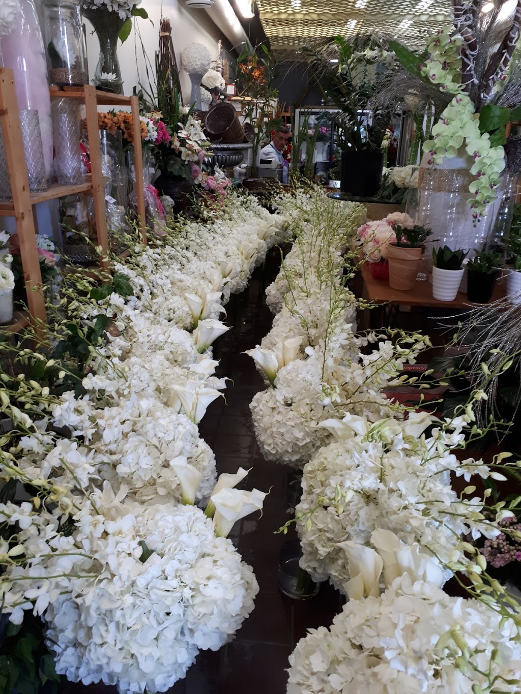 Fleuriste Elie (Mon) | 2555 Rue de Salaberry, Montréal, QC H3M 1L1, Canada | Phone: (514) 856-1247