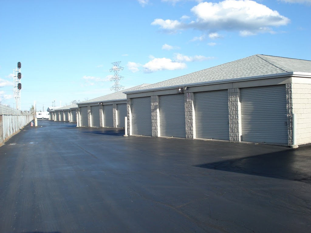 Burlington Storage Barn | 1197 Plains Road East, Burlington, ON L7S 2K2, Canada | Phone: (905) 637-8085