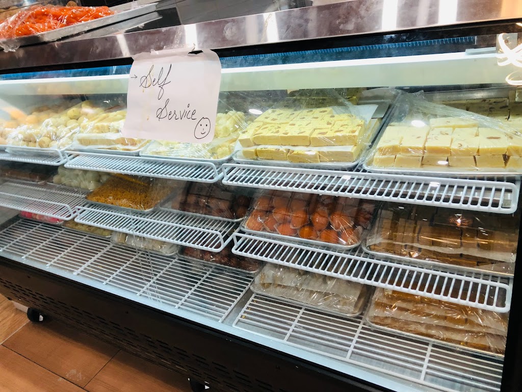 Apna Spicy Hut | 1784 Logan Ave, Winnipeg, MB R3E 1S6, Canada | Phone: (204) 694-1113