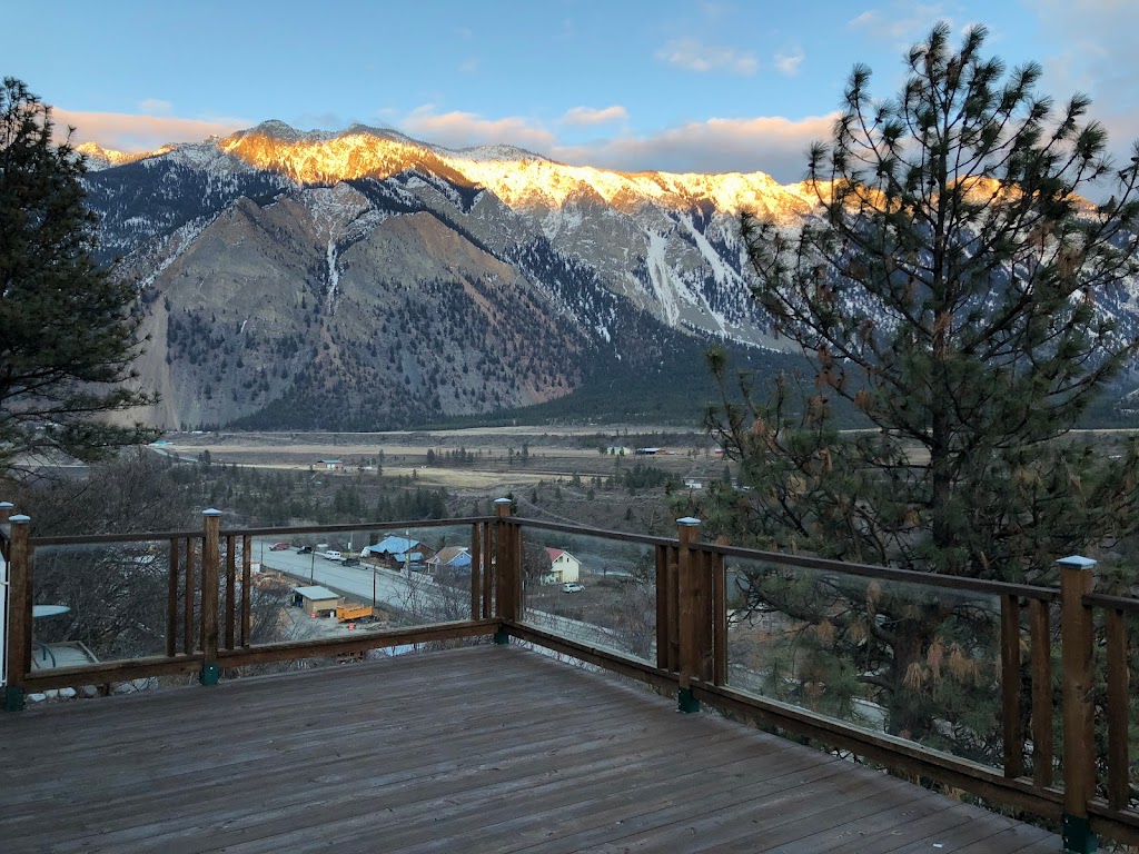 Lillooet Sturgeon Lodge B&B | 368 Park Dr, Lillooet, BC V1K 1V0, Canada | Phone: (250) 308-9199