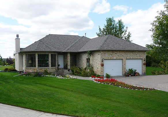 Oakwood Roofing & Sheet Metal Co Ltd | roofing contractor | 20 Burnett Ave, Winnipeg, MB R2G 1C1, Canada | 2042378361 OR +1 204-237-8361