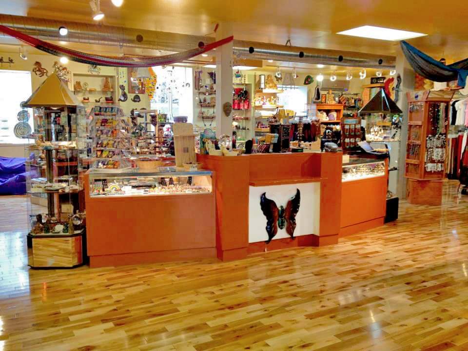 Le Passage | 232 Botsford St, Moncton, NB E1C 4X7, Canada | Phone: (506) 855-6916