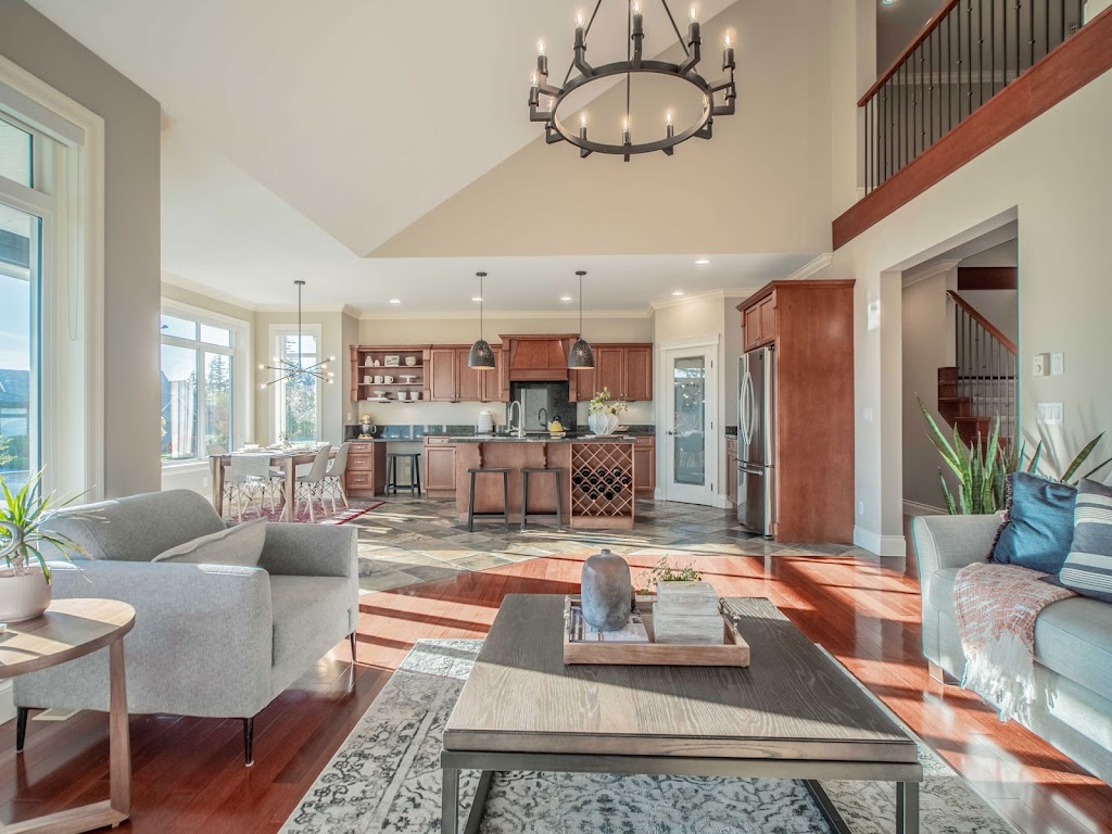 L!VE Hometours | 14821 Hardie Ave, White Rock, BC V4B 2H6, Canada | Phone: (604) 719-2819
